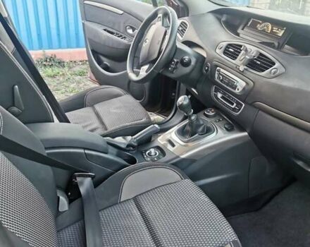 Красный Рено Scenic XMOD, объемом двигателя 1.2 л и пробегом 142 тыс. км за 9500 $, фото 10 на Automoto.ua