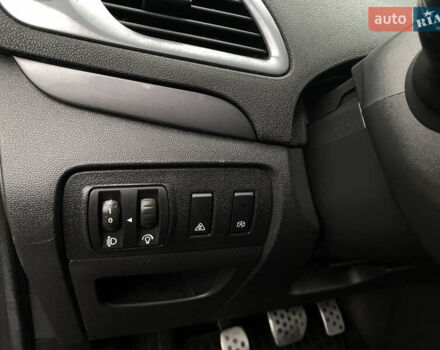 Красный Рено Scenic XMOD, объемом двигателя 1.5 л и пробегом 227 тыс. км за 9400 $, фото 60 на Automoto.ua