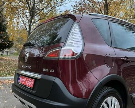 Рено Scenic XMOD 2013 в Ровно на Automoto.ua Красный Рено Scenic XMOD, объемом двигателя 1.6 л и пробегом 181 тыс. км за 10950 $, фото 8 на Automoto.ua