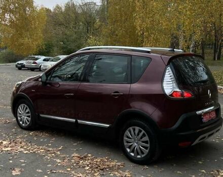 Рено Scenic XMOD 2013 в Ровно на Automoto.ua Красный Рено Scenic XMOD, объемом двигателя 1.6 л и пробегом 181 тыс. км за 10950 $, фото 9 на Automoto.ua