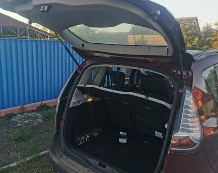 Красный Рено Scenic XMOD, объемом двигателя 1.2 л и пробегом 142 тыс. км за 9500 $, фото 3 на Automoto.ua