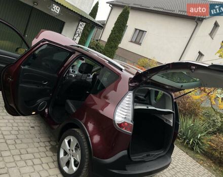 Красный Рено Scenic XMOD, объемом двигателя 1.5 л и пробегом 227 тыс. км за 9400 $, фото 74 на Automoto.ua