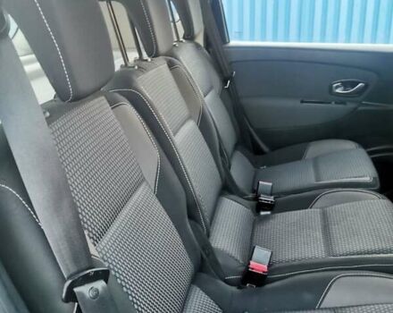 Красный Рено Scenic XMOD, объемом двигателя 1.2 л и пробегом 142 тыс. км за 9500 $, фото 11 на Automoto.ua