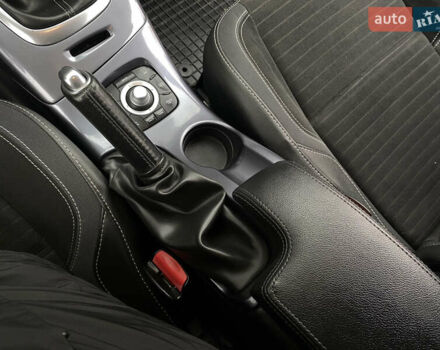 Красный Рено Scenic XMOD, объемом двигателя 1.5 л и пробегом 227 тыс. км за 9400 $, фото 58 на Automoto.ua