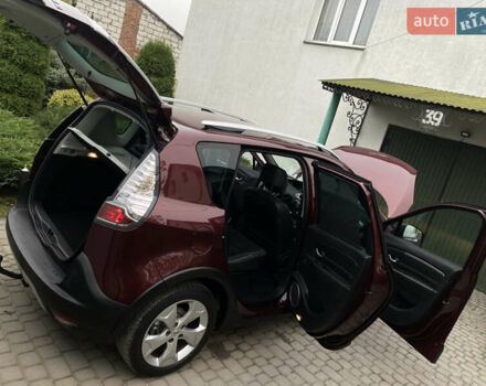 Красный Рено Scenic XMOD, объемом двигателя 1.5 л и пробегом 227 тыс. км за 9400 $, фото 73 на Automoto.ua