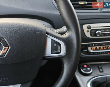 Серый Рено Scenic XMOD, объемом двигателя 1.5 л и пробегом 215 тыс. км за 10999 $, фото 29 на Automoto.ua