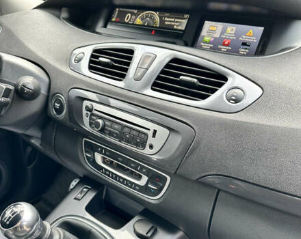 Серый Рено Scenic XMOD, объемом двигателя 1.5 л и пробегом 201 тыс. км за 10600 $, фото 25 на Automoto.ua