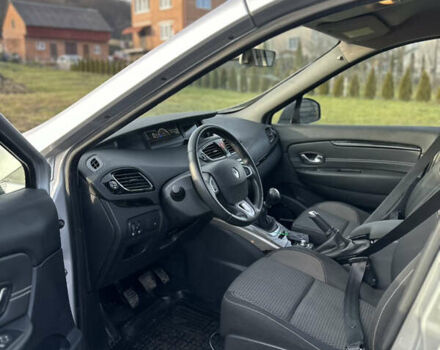 Серый Рено Scenic XMOD, объемом двигателя 1.5 л и пробегом 178 тыс. км за 9000 $, фото 6 на Automoto.ua