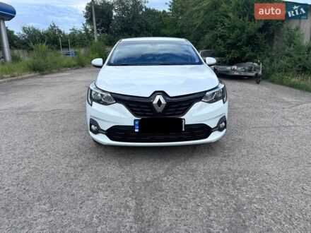 Білий Рено Taliant, об'ємом двигуна 1 л та пробігом 15 тис. км за 13500 $, фото 1 на Automoto.ua