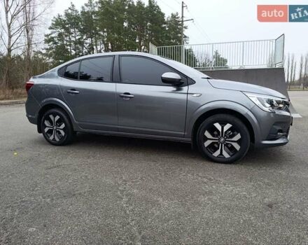 Серый Рено Taliant, объемом двигателя 1 л и пробегом 36 тыс. км за 19603 $, фото 3 на Automoto.ua