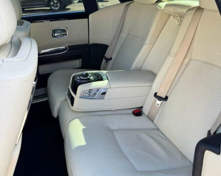 Черный Ролс Ройс Гост, объемом двигателя 6.6 л и пробегом 70 тыс. км за 85000 $, фото 15 на Automoto.ua