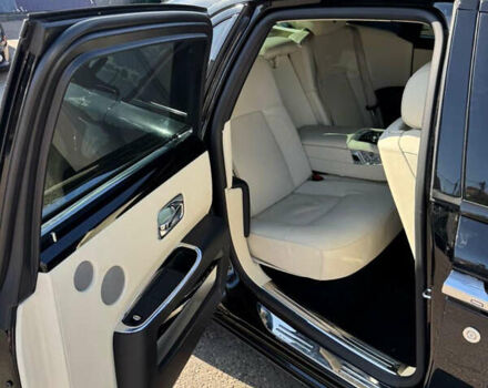 Черный Ролс Ройс Гост, объемом двигателя 6.6 л и пробегом 70 тыс. км за 85000 $, фото 13 на Automoto.ua