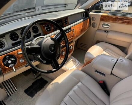 Черный Ролс Ройс Фантом, объемом двигателя 6.75 л и пробегом 89 тыс. км за 110000 $, фото 8 на Automoto.ua