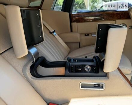 Черный Ролс Ройс Фантом, объемом двигателя 6.75 л и пробегом 89 тыс. км за 110000 $, фото 13 на Automoto.ua