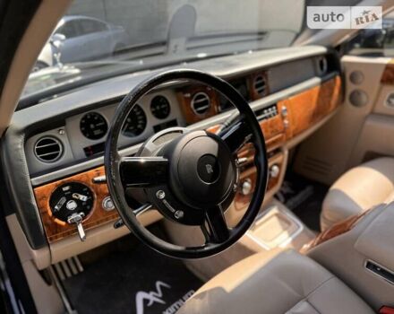 Черный Ролс Ройс Фантом, объемом двигателя 6.75 л и пробегом 89 тыс. км за 110000 $, фото 18 на Automoto.ua