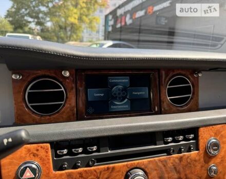 Черный Ролс Ройс Фантом, объемом двигателя 6.75 л и пробегом 89 тыс. км за 110000 $, фото 22 на Automoto.ua