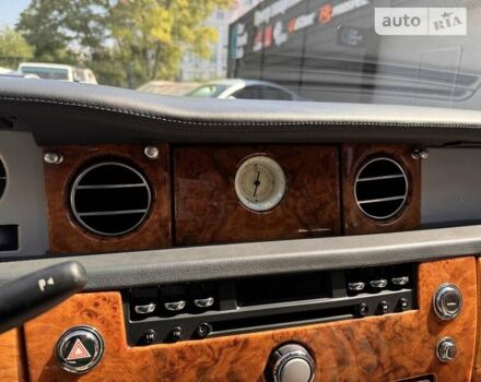 Черный Ролс Ройс Фантом, объемом двигателя 6.75 л и пробегом 89 тыс. км за 110000 $, фото 23 на Automoto.ua