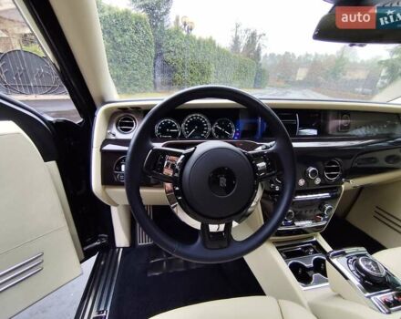 Синій Ролс Ройс Фантом, об'ємом двигуна 6.75 л та пробігом 37 тис. км за 450000 $, фото 19 на Automoto.ua