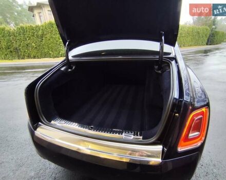 Синій Ролс Ройс Фантом, об'ємом двигуна 6.75 л та пробігом 37 тис. км за 450000 $, фото 13 на Automoto.ua