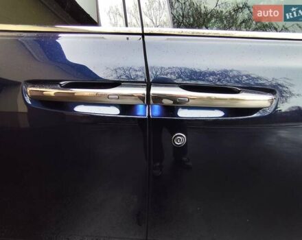 Синій Ролс Ройс Фантом, об'ємом двигуна 6.75 л та пробігом 37 тис. км за 450000 $, фото 8 на Automoto.ua