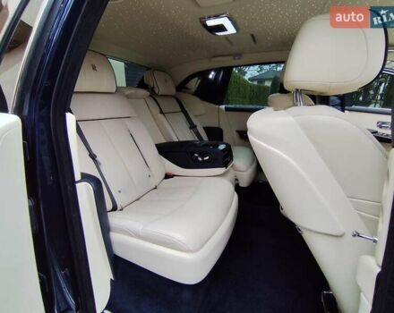 Синій Ролс Ройс Фантом, об'ємом двигуна 6.75 л та пробігом 37 тис. км за 450000 $, фото 21 на Automoto.ua