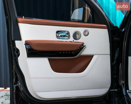 Черный Ролс Ройс Cullinan, объемом двигателя 0 л и пробегом 52 тыс. км за 440000 $, фото 36 на Automoto.ua