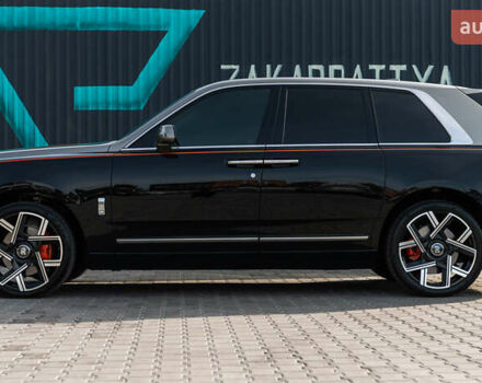 Черный Ролс Ройс Cullinan, объемом двигателя 0 л и пробегом 52 тыс. км за 440000 $, фото 21 на Automoto.ua