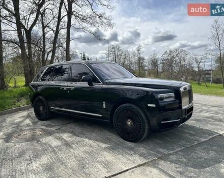 Черный Ролс Ройс Cullinan, объемом двигателя 6.7 л и пробегом 50 тыс. км за 390000 $, фото 2 на Automoto.ua