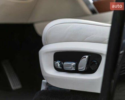 Черный Ролс Ройс Cullinan, объемом двигателя 0 л и пробегом 52 тыс. км за 440000 $, фото 34 на Automoto.ua