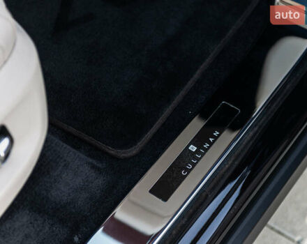 Черный Ролс Ройс Cullinan, объемом двигателя 0 л и пробегом 52 тыс. км за 440000 $, фото 49 на Automoto.ua