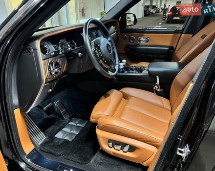 Черный Ролс Ройс Cullinan, объемом двигателя 6.7 л и пробегом 50 тыс. км за 390000 $, фото 17 на Automoto.ua