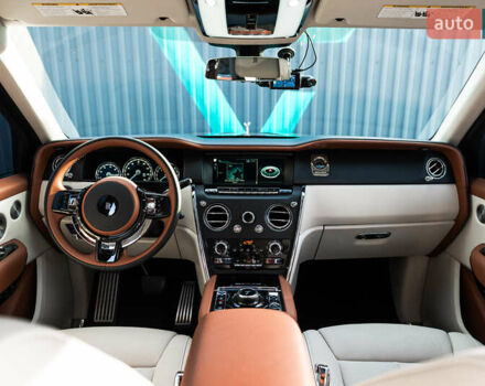Черный Ролс Ройс Cullinan, объемом двигателя 0 л и пробегом 52 тыс. км за 440000 $, фото 27 на Automoto.ua