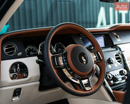 Черный Ролс Ройс Cullinan, объемом двигателя 0 л и пробегом 52 тыс. км за 440000 $, фото 26 на Automoto.ua