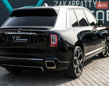 Черный Ролс Ройс Cullinan, объемом двигателя 0 л и пробегом 52 тыс. км за 440000 $, фото 16 на Automoto.ua