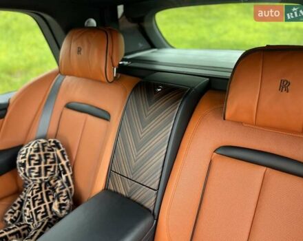 Черный Ролс Ройс Cullinan, объемом двигателя 6.7 л и пробегом 50 тыс. км за 390000 $, фото 15 на Automoto.ua