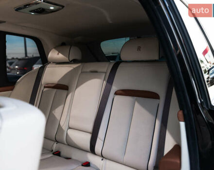 Черный Ролс Ройс Cullinan, объемом двигателя 0 л и пробегом 52 тыс. км за 440000 $, фото 43 на Automoto.ua