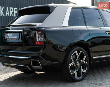 Черный Ролс Ройс Cullinan, объемом двигателя 0 л и пробегом 52 тыс. км за 440000 $, фото 18 на Automoto.ua