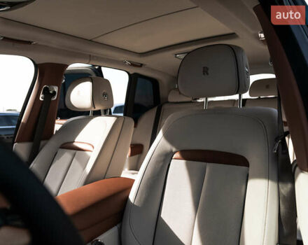 Черный Ролс Ройс Cullinan, объемом двигателя 0 л и пробегом 52 тыс. км за 440000 $, фото 35 на Automoto.ua