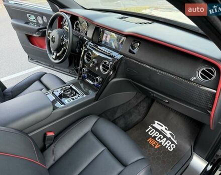 Черный Ролс Ройс Cullinan, объемом двигателя 6.75 л и пробегом 47 тыс. км за 419900 $, фото 52 на Automoto.ua