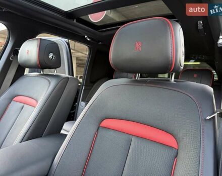 Черный Ролс Ройс Cullinan, объемом двигателя 6.75 л и пробегом 47 тыс. км за 419900 $, фото 106 на Automoto.ua