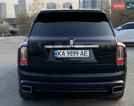 Черный Ролс Ройс Cullinan, объемом двигателя 6.75 л и пробегом 84 тыс. км за 337000 $, фото 4 на Automoto.ua