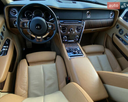 Черный Ролс Ройс Cullinan, объемом двигателя 6.75 л и пробегом 84 тыс. км за 337000 $, фото 13 на Automoto.ua