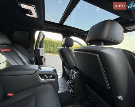 Черный Ролс Ройс Cullinan, объемом двигателя 6.75 л и пробегом 47 тыс. км за 419900 $, фото 71 на Automoto.ua