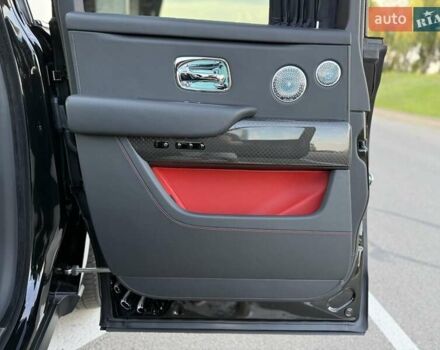 Черный Ролс Ройс Cullinan, объемом двигателя 6.75 л и пробегом 47 тыс. км за 419900 $, фото 80 на Automoto.ua