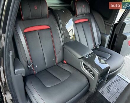 Черный Ролс Ройс Cullinan, объемом двигателя 6.75 л и пробегом 47 тыс. км за 419900 $, фото 69 на Automoto.ua
