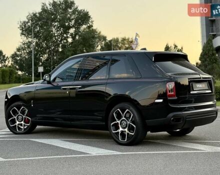 Черный Ролс Ройс Cullinan, объемом двигателя 6.75 л и пробегом 47 тыс. км за 419900 $, фото 12 на Automoto.ua
