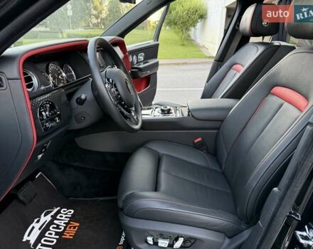 Черный Ролс Ройс Cullinan, объемом двигателя 6.75 л и пробегом 47 тыс. км за 419900 $, фото 99 на Automoto.ua