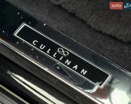 Черный Ролс Ройс Cullinan, объемом двигателя 6.7 л и пробегом 11 тыс. км за 520000 $, фото 14 на Automoto.ua