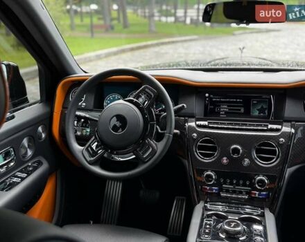 Черный Ролс Ройс Cullinan, объемом двигателя 6.7 л и пробегом 11 тыс. км за 520000 $, фото 29 на Automoto.ua