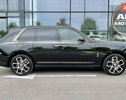 Черный Ролс Ройс Cullinan, объемом двигателя 6.75 л и пробегом 18 тыс. км за 399999 $, фото 4 на Automoto.ua